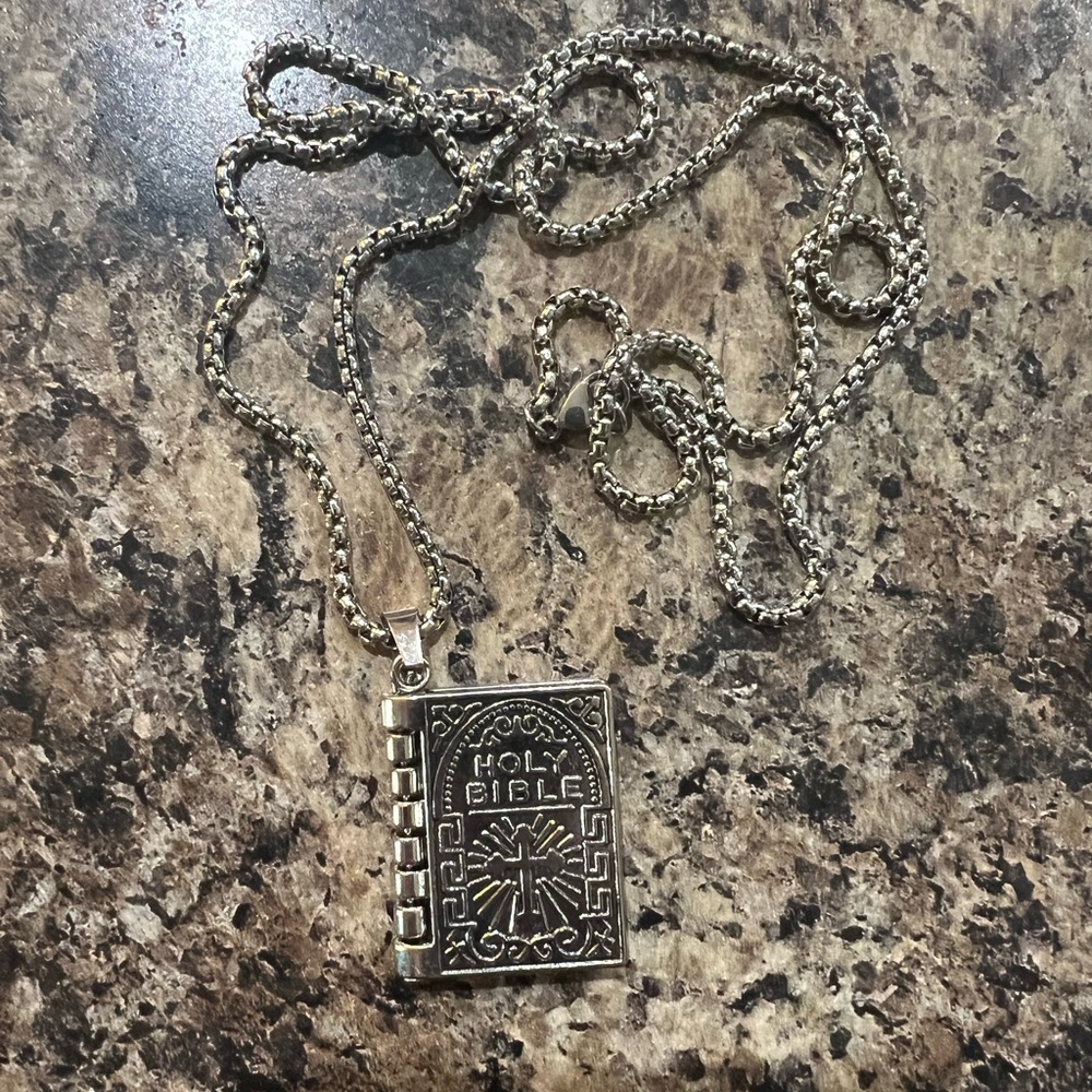 $5 BIBLE NECKLACE WITH TURNING PAGES. SILVER. NEW. $5 IF BUNDLED - Picture 11 of 12